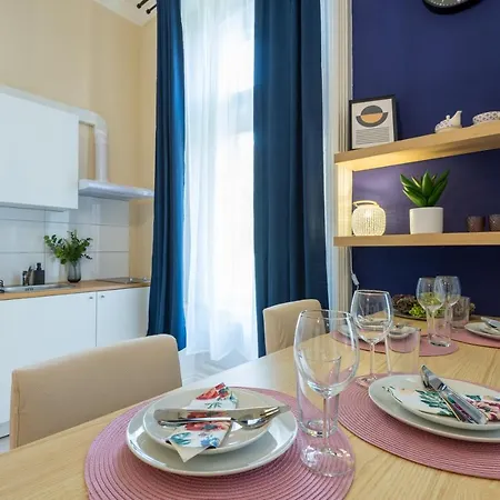 Apartment Holidays Chic